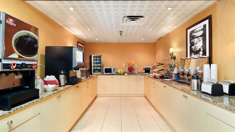 Hotel Abercorn Inn Vancouver Airport