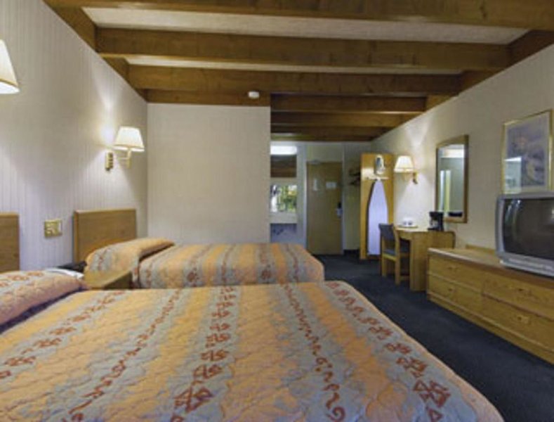 Hotel Knights Inn Liberty