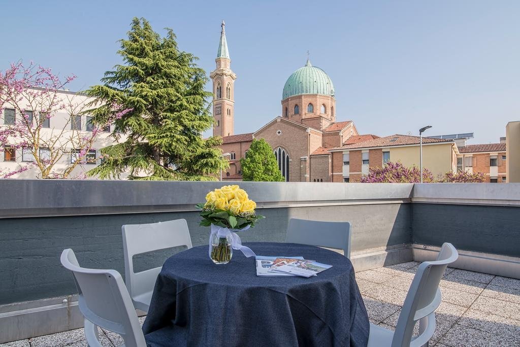 Hotel Lucia Valentini Terrani