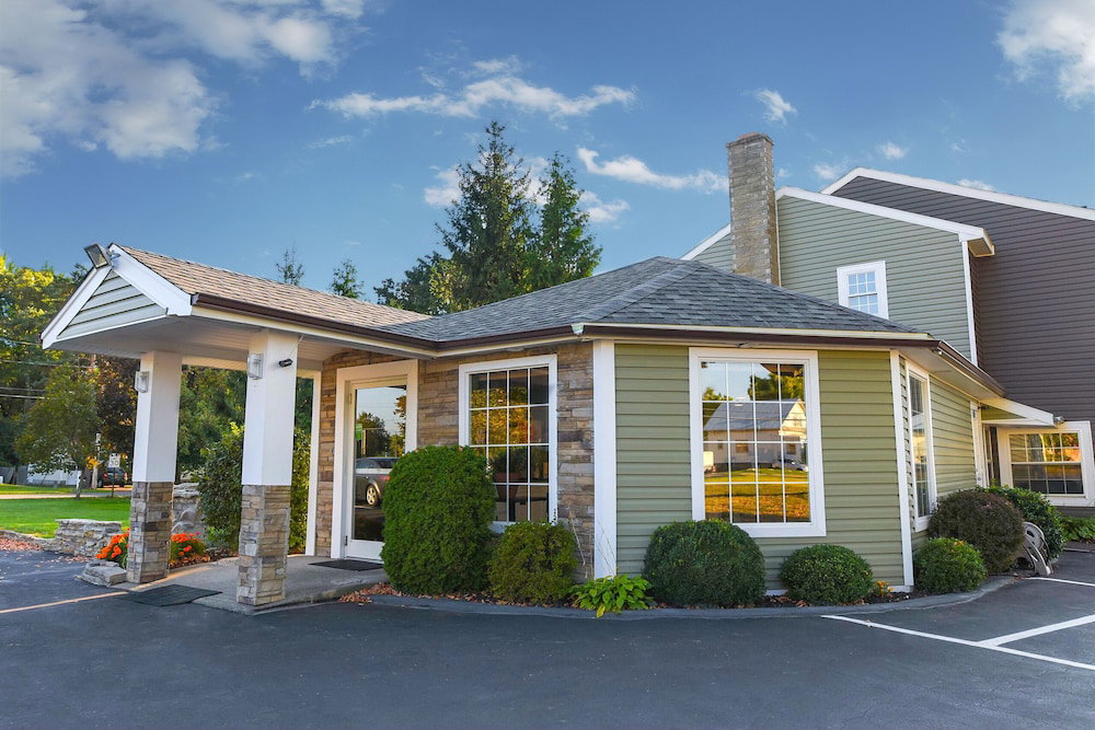 Hotel Capital Inn & Suites