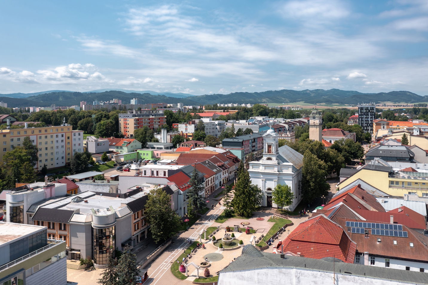 Cazare in Poprad: Descopera cele mai bune hoteluri si oferte pentru un sejur de neuitat