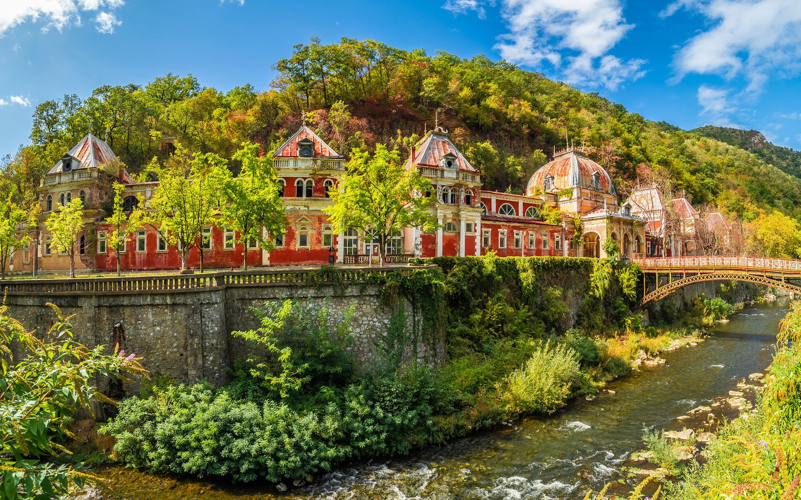 Calatorii in Baile Herculane - Cazare, Sejururi, Circuite
