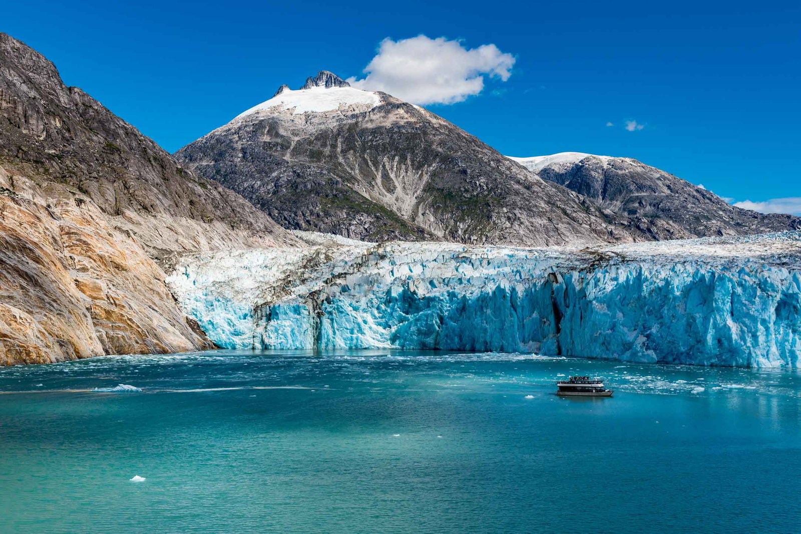 Fiordul Endicott Arm si Ghetarul Dawes, Alaska, SUA (pe mare)