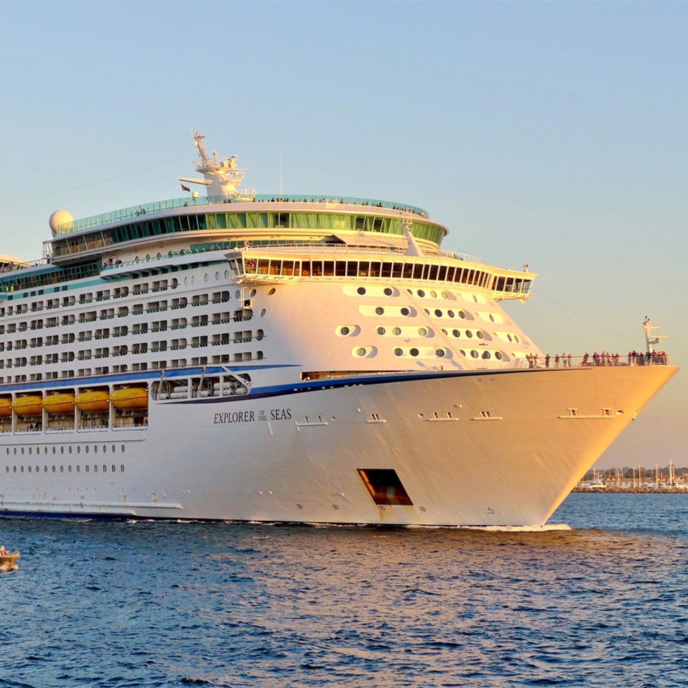 Croaziera din Barcelona,  Spania la Fort Lauderdale,  SUA prin Ins Azore si Bermuda